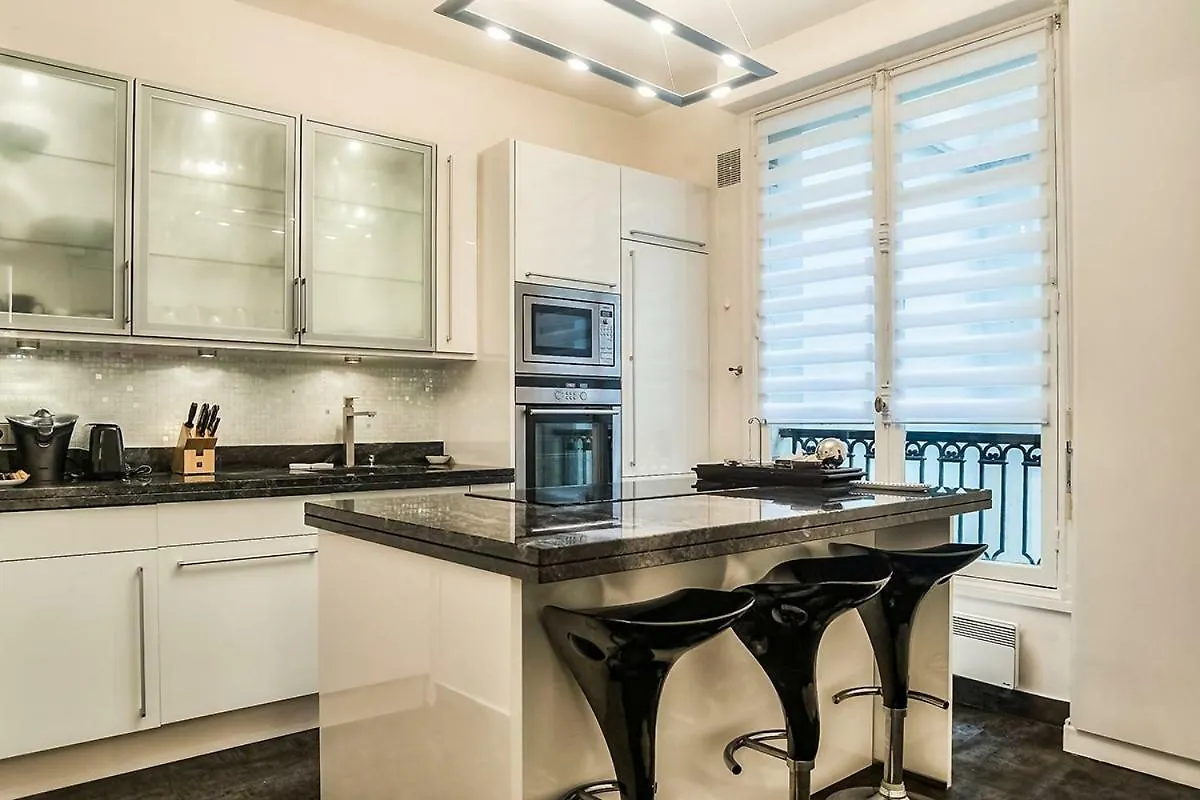 Rue Arsene Houssaye In Apartment Paris